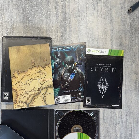 The Elder Scrolls V Skyrim Collectors Edition Xbox 360 Complete w Map Manual CIB - Picture 2 of 12